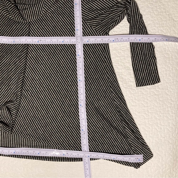 Jones New York Black & White Striped Tunic | Size 2X | Flare Hem | Cowl Neck - Picture 2 of 7
